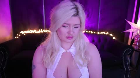 Snapshot of cocosecretss chatting on 29, 4, 2026 onlyfans amyleyy online show from 29, 4, 2026