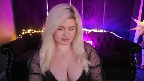 Snapshot of cocosecretss chatting on 16, 5, 2026 onlyfans amyleyy online show from 16, 5, 2026