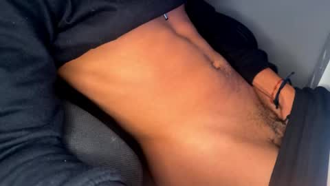 Snapshot of coitzzz chatting on 17, 5, 2026 coitzzz online show from 17, 5, 2026