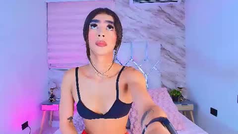 Snapshot of colett_hall chatting on 17, 6, 2026 colett online show from 17, 6, 2026