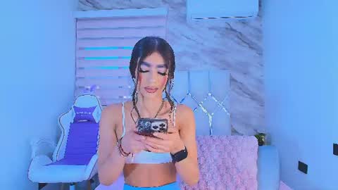 Snapshot of colett_hall chatting on 10, 7, 2026 colett online show from 10, 7, 2026