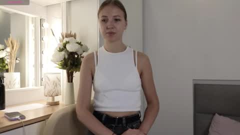 Nicole  online show from 6, 10, 2025
