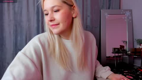 Collen Mon Tue Wed Thu Fri GMT 3 0300am - 0900am  online show from 30, 12, 2024