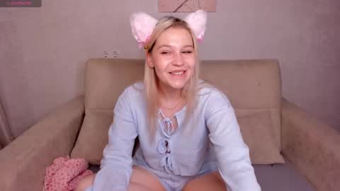 Collen Mon Tue Wed Thu Fri GMT 3 0300am - 0900am  online show from 2, 1, 2025