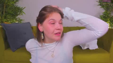 Collen Mon Tue Wed Thu Fri GMT 3 0300am - 0900am  online show from 2, 10, 2025