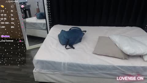  GRETCHEN  online show from 4, 1, 2025