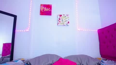 Snapshot of colombianmiilf_ chatting on 17, 12, 2024 Nahomi online show from 17, 12, 2024