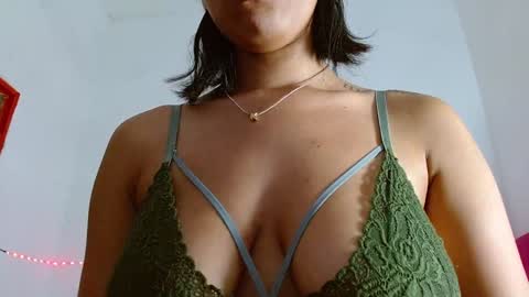 Snapshot of colombianmiilf_ chatting on 8, 1, 2025 Nahomi online show from 8, 1, 2025