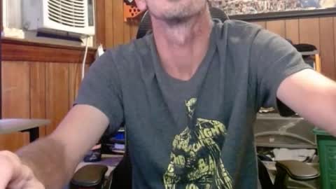 Nelson or ComicKing and sometime Peachy143 online show from 18, 10, 2025