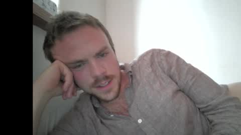 dreamy eyed lover online show from 15, 3, 2026