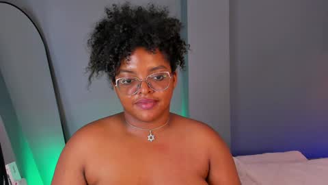 Snapshot of conielaurenth chatting on 30, 1, 2025 conielaurenth online show from 30, 1, 2025