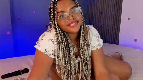 Snapshot of conielaurenth chatting on 18, 2, 2025 conielaurenth online show from 18, 2, 2025