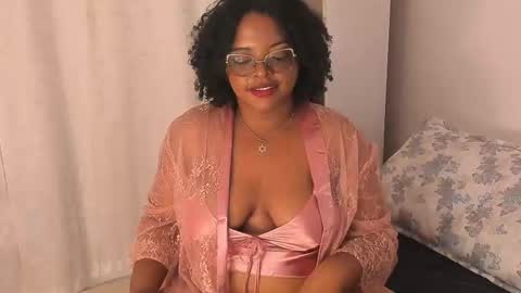 Snapshot of conielaurenth chatting on 14, 11, 2025 conielaurenth online show from 14, 11, 2025