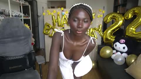 Snapshot of conymegan chatting on 12, 9, 2025 Carola  independent model online show from 12, 9, 2025