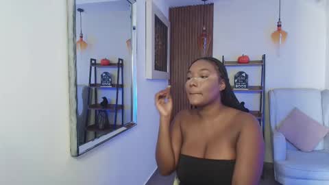 Snapshot of coral_lise chatting on 26, 10, 2025 Coral online show from 26, 10, 2025