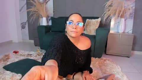 coral_rousee online show from 7, 6, 2026