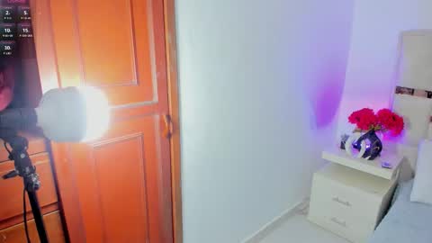 Snapshot of coraline_hot18 chatting on 24, 9, 2025 coraline hot18 online show from 24, 9, 2025