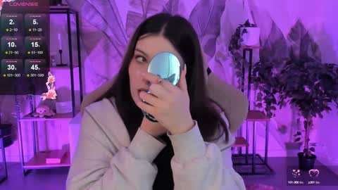 little girl who is always right or Coraline online show from 13, 9, 2025