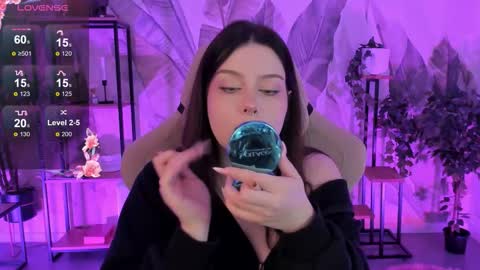 little girl who is always right or Coraline online show from 14, 9, 2025