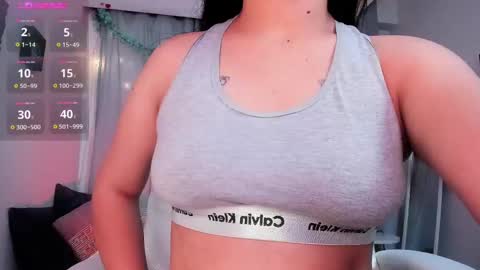 Coral Stefani online show from 28, 10, 2025