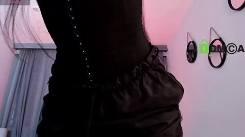 Coral Stefani online show from 20, 11, 2025