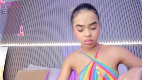 coralineross_ online show from 4, 10, 2025