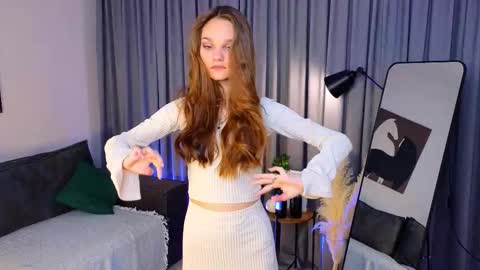 Snapshot of corazonmalinky chatting on 8, 11, 2025 Lia online show from 8, 11, 2025