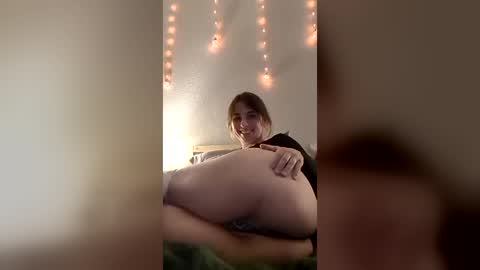 Snapshot of cosmicsigh chatting on 1, 8, 2026 Ash online show from 1, 8, 2026