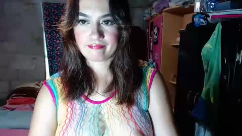 Snapshot of couple_fantasy30 chatting on 22, 10, 2025 Nikol y tomy online show from 22, 10, 2025