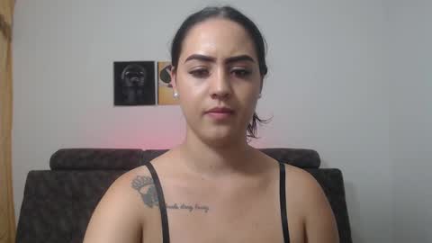  ALEJANDRO Y EMILY  online show from 28, 2, 2025