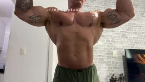 Snapshot of couplemuscle40 chatting on 2, 6, 2026 couplemuscle40 online show from 2, 6, 2026
