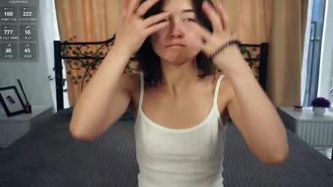 Yui online show from 18, 9, 2025