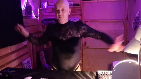 Snapshot of crash__gothic chatting on 23, 2, 2026 CrashGothic online show from 23, 2, 2026