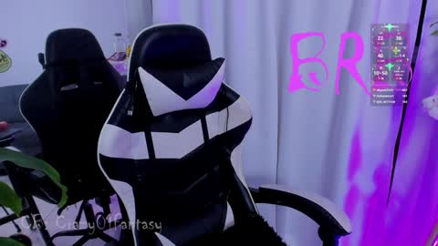 Snapshot of crazy01fantasy chatting on 4, 1, 2025 Laura online show from 4, 1, 2025