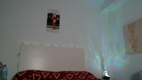 crazy sweetie online show from 2, 12, 2025