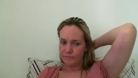 Snapshot of crazyanny chatting on 2, 1, 2025 Anny online show from 2, 1, 2025