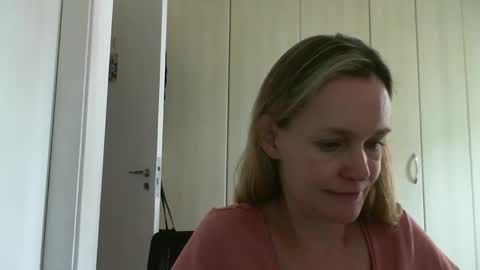 Snapshot of crazyanny chatting on 4, 1, 2025 Anny online show from 4, 1, 2025
