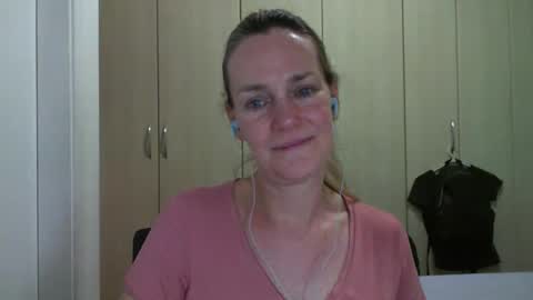 Snapshot of crazyanny chatting on 27, 1, 2025 Anny online show from 27, 1, 2025