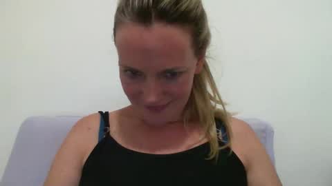 Snapshot of crazyanny chatting on 28, 1, 2025 Anny online show from 28, 1, 2025