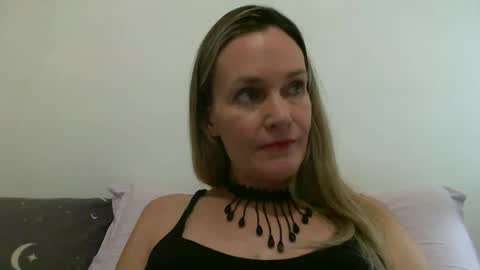 Snapshot of crazyanny chatting on 21, 2, 2025 Anny online show from 21, 2, 2025
