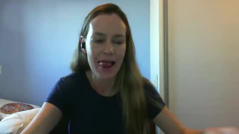 Snapshot of crazyanny chatting on 6, 10, 2025 Anny online show from 6, 10, 2025