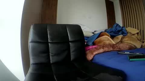 Snapshot of crazylive5 chatting on 10, 5, 2026 crazylive5 online show from 10, 5, 2026