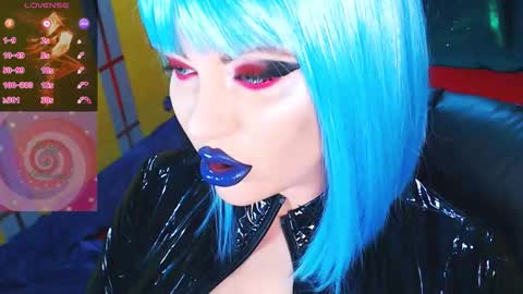 Snapshot of crazypinkyball chatting on 17, 12, 2025 Roxy online show from 17, 12, 2025