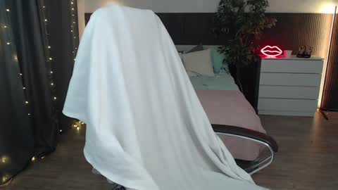 Crazyy Girl  online show from 8, 7, 2026