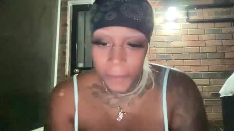 Snapshot of creame_sensation chatting on 8, 10, 2025 PHANTOMTARGARYENXXX online show from 8, 10, 2025
