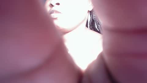 Snapshot of creamyposh1 chatting on 19, 10, 2025 creamyposh1 online show from 19, 10, 2025