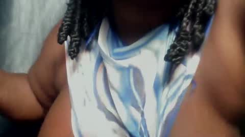 Snapshot of creamyposh1 chatting on 26, 10, 2025 creamyposh1 online show from 26, 10, 2025