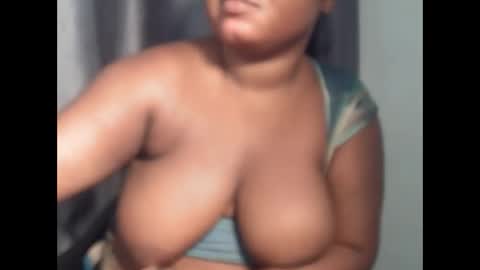 Snapshot of creamyposh1 chatting on 15, 11, 2025 creamyposh1 online show from 15, 11, 2025