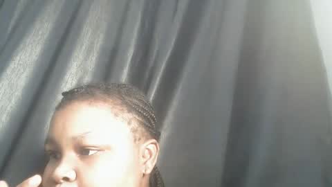 Snapshot of creamyposh1 chatting on 24, 11, 2025 creamyposh1 online show from 24, 11, 2025