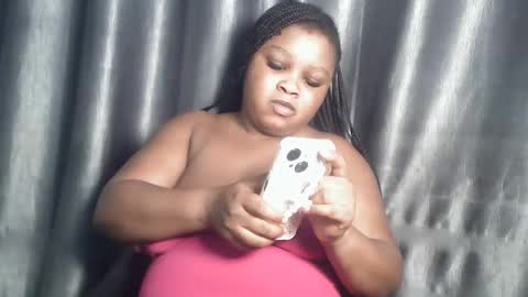 Snapshot of creamyposh1 chatting on 26, 11, 2025 creamyposh1 online show from 26, 11, 2025